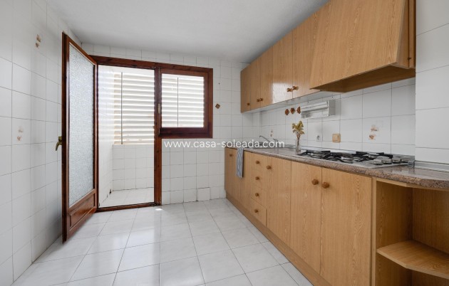 Reventa - Apartamento / piso - Torrevieja - Estacion Autobuses