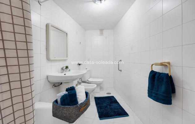 Reventa - Apartamento / piso - Torrevieja - Estacion Autobuses