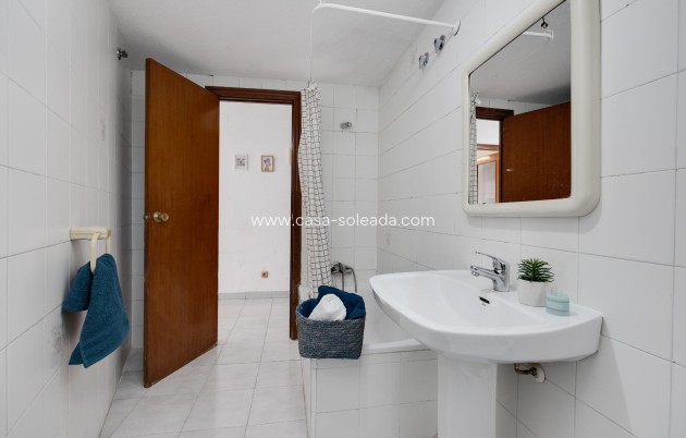 Reventa - Apartamento / piso - Torrevieja - Estacion Autobuses