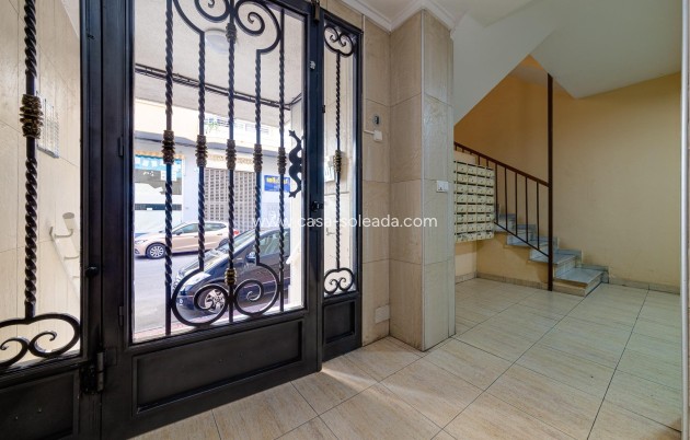 Reventa - Apartamento / piso - Torrevieja - Estacion Autobuses