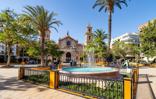 Reventa - Apartamento / piso - Torrevieja - Estacion Autobuses