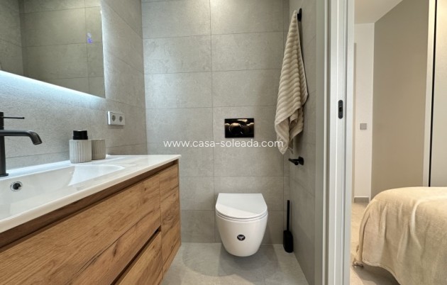 Resale - Apartment / flat - Torrevieja - Costa Blanca