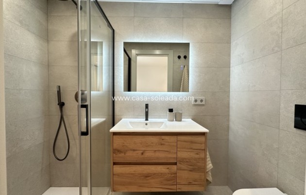 Resale - Apartment / flat - Torrevieja - Costa Blanca