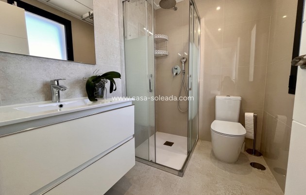 Resale - Townhouse - Villamartin - Villamartín