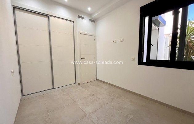 Resale - Townhouse - Villamartin - Villamartín