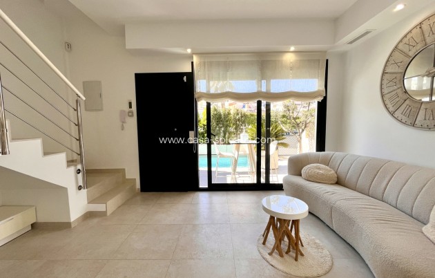 Resale - Townhouse - Villamartin - Villamartín