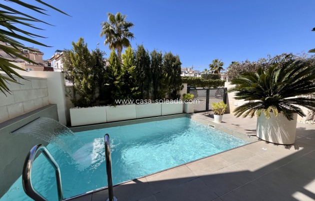 Resale - Townhouse - Villamartin - Villamartín