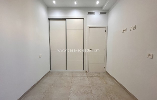 Resale - Townhouse - Villamartin - Villamartín