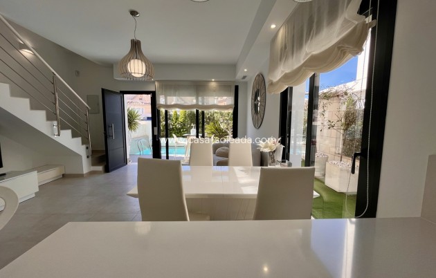 Resale - Townhouse - Villamartin - Villamartín