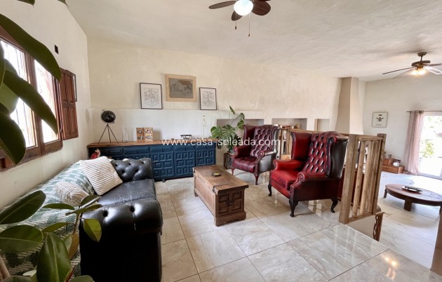 Herverkoop - Country Property/Finca - Dolores