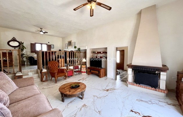 Herverkoop - Country Property/Finca - Dolores
