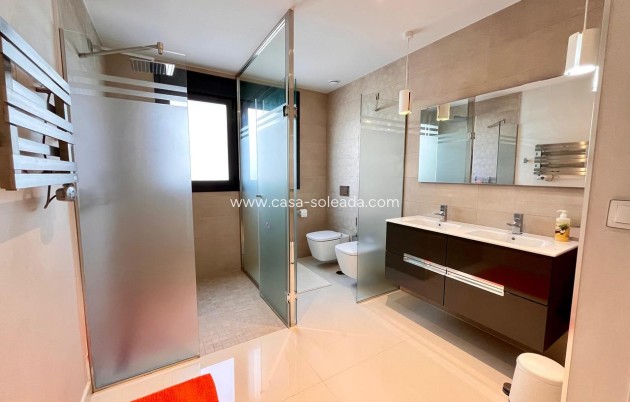 Resale - Villa - Dehesa De Campoamor