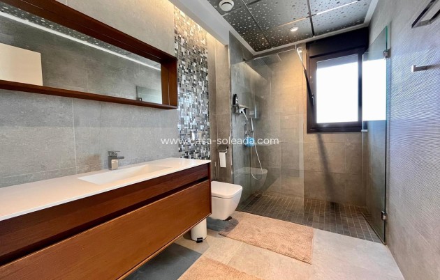 Resale - Villa - Dehesa De Campoamor