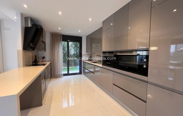 Resale - Villa - Dehesa De Campoamor