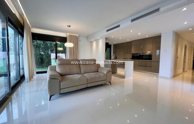 Herverkoop - Villa - Dehesa De Campoamor