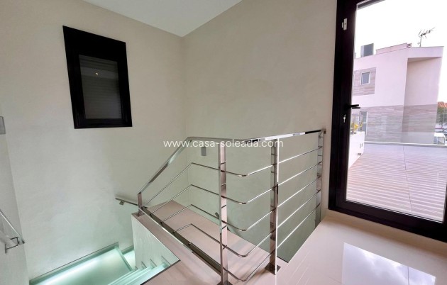 Herverkoop - Villa - Dehesa De Campoamor