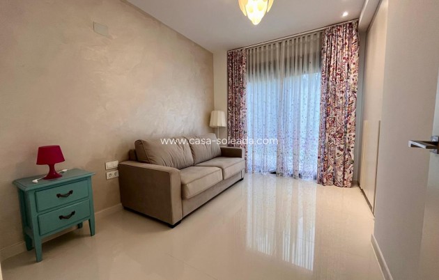 Herverkoop - Villa - Dehesa De Campoamor