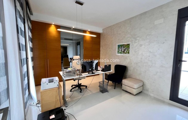 Herverkoop - Villa - Dehesa De Campoamor