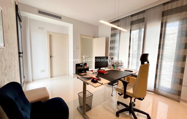 Herverkoop - Villa - Dehesa De Campoamor