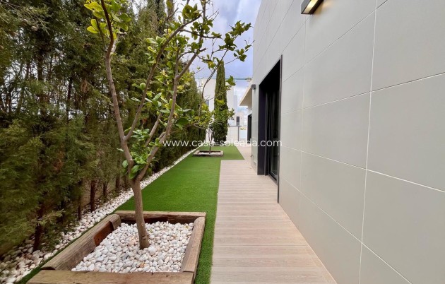 Herverkoop - Villa - Dehesa De Campoamor