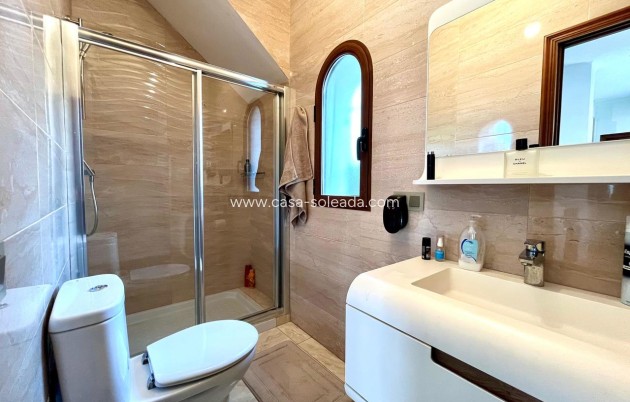 Reventa - Villa - Villamartin - Villamartín