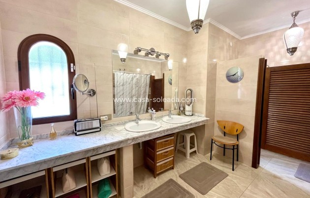 Reventa - Villa - Villamartin - Villamartín