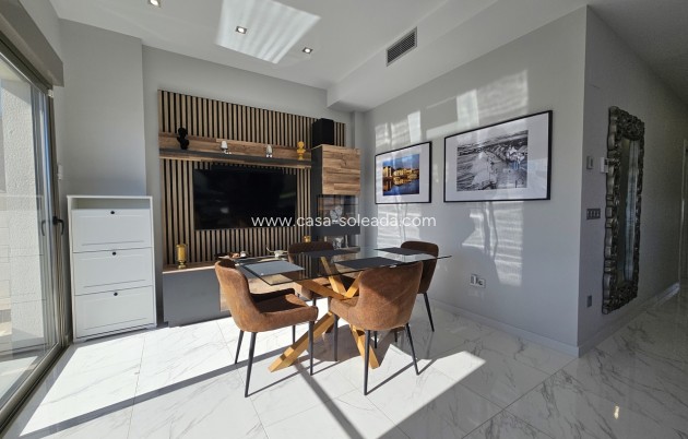Reventa - Villa - Villamartin - Villamartín