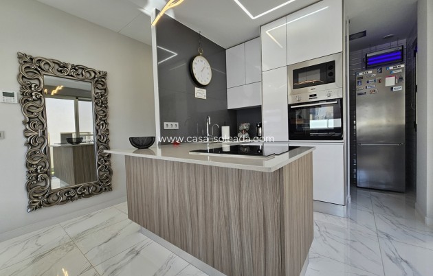 Reventa - Villa - Villamartin - Villamartín