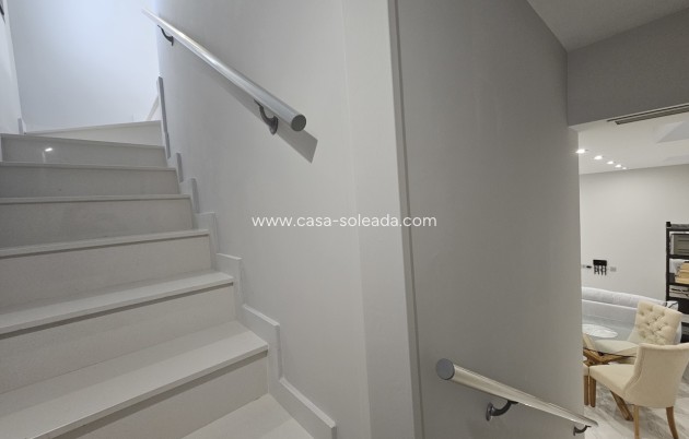 Reventa - Villa - Villamartin - Villamartín
