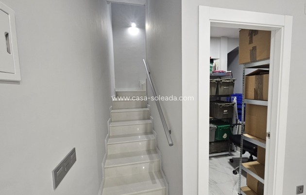Reventa - Villa - Villamartin - Villamartín