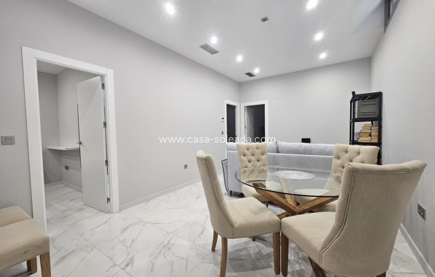 Reventa - Villa - Villamartin - Villamartín