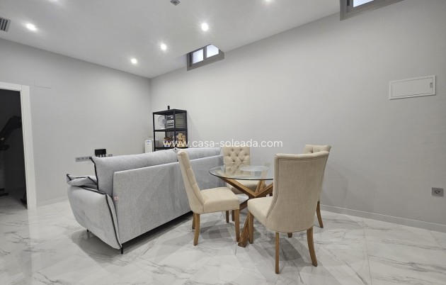 Reventa - Villa - Villamartin - Villamartín