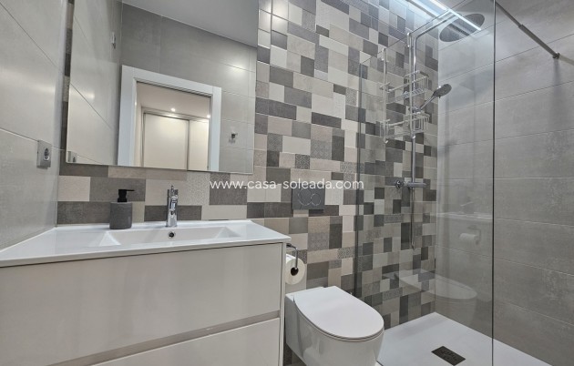 Reventa - Villa - Villamartin - Villamartín