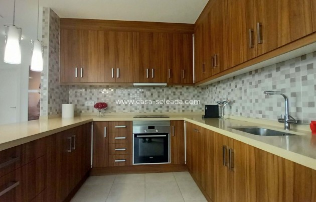 Resale - Villa - Rojales