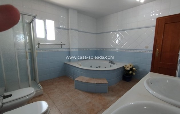Herverkoop - Villa - Torrevieja