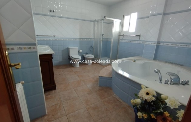 Herverkoop - Villa - Torrevieja