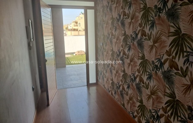 Reventa - Villa - Torrevieja