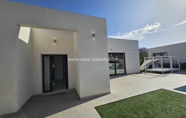 Reventa - Villa - Las Colinas Golf Resort