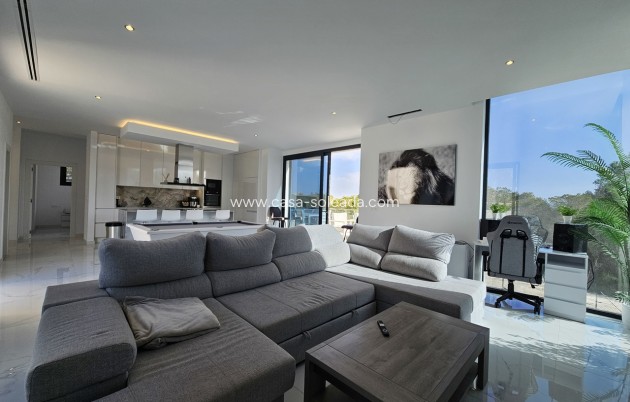 Reventa - Villa - Las Colinas Golf Resort