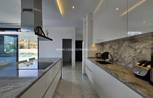 Reventa - Villa - Las Colinas Golf Resort