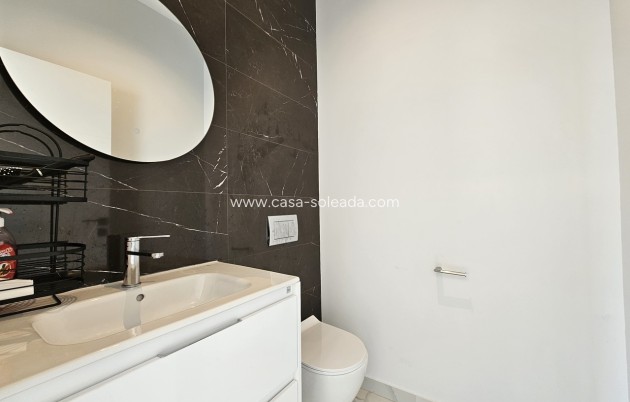 Reventa - Villa - Las Colinas Golf Resort