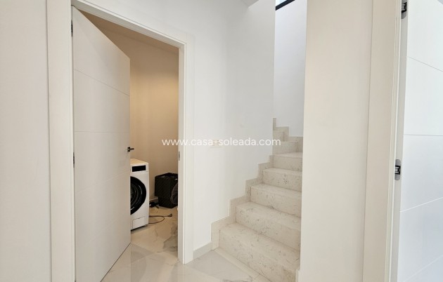 Reventa - Villa - Las Colinas Golf Resort