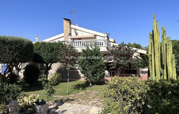 Resale - Villa - Elche