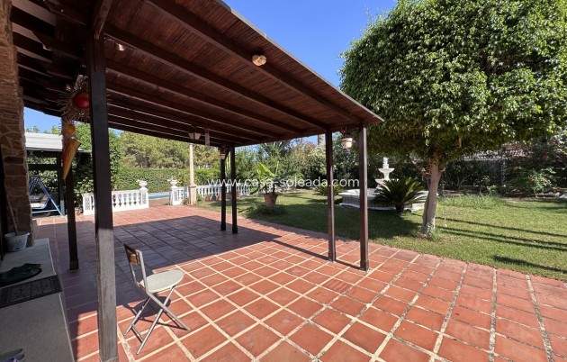 Resale - Villa - Elche