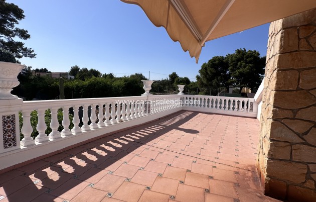 Resale - Villa - Elche