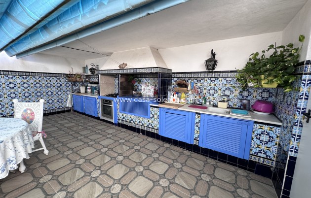Resale - Villa - Elche