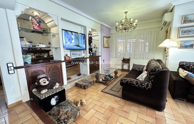 Resale - Villa - Elche