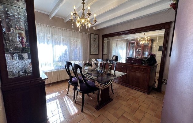 Resale - Villa - Elche