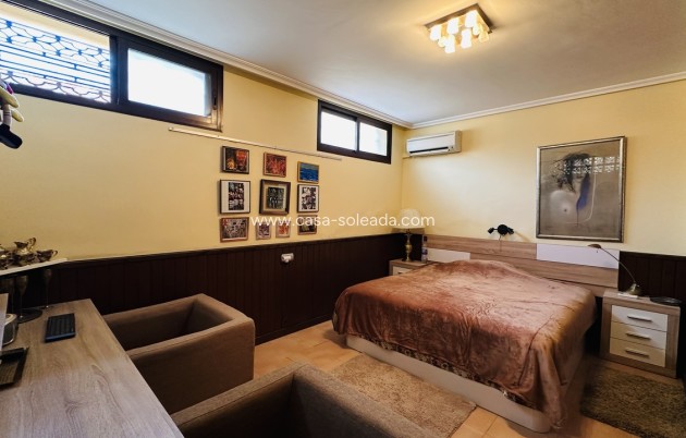 Resale - Villa - Algorfa