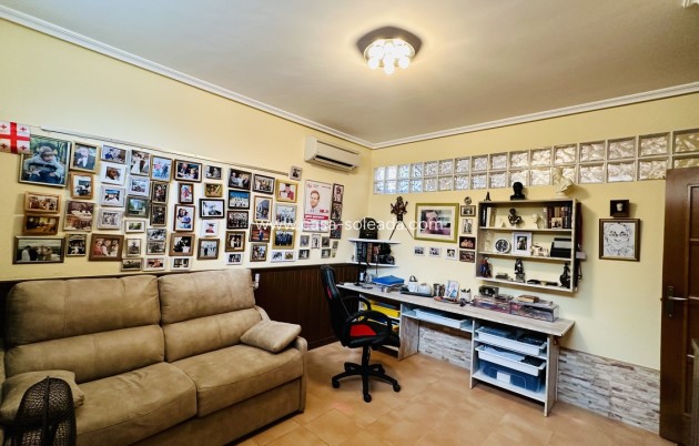 Resale - Villa - Algorfa